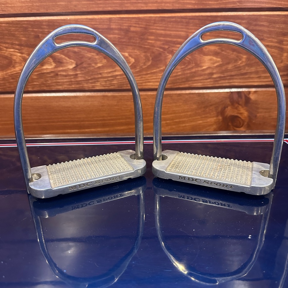 MDC Hunter Classic 5” Stirrups - wide tread
